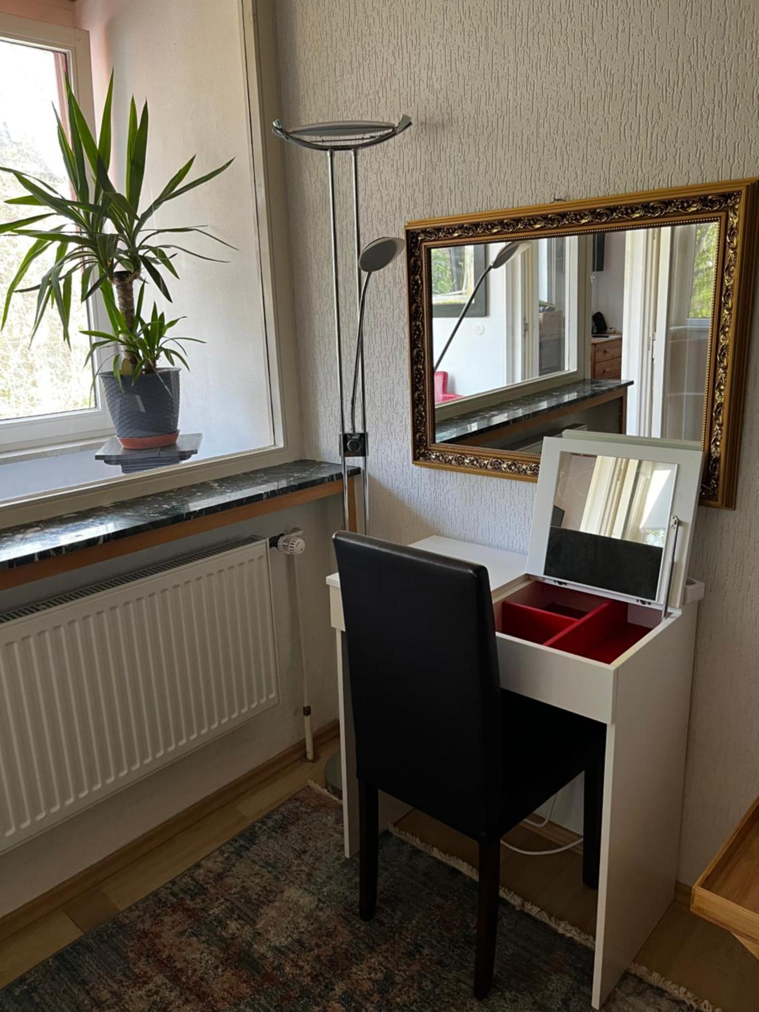 Gemuetliche, Ganze Wohnung In Ruhiger, Zentraler Lage Leverkusen Exteriér fotografie
